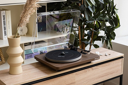 Комплект стереоусилитель PHAZE AUDIO VOLT black + проигрыватель винила DIANA walnut