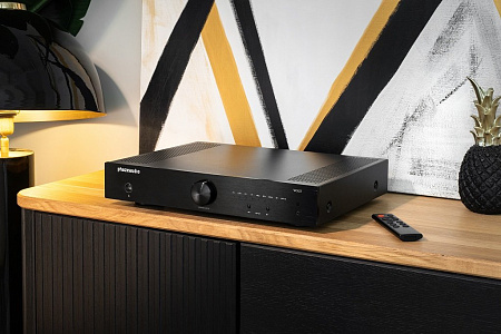 Комплект стереоусилитель PHAZE AUDIO VOLT black + проигрыватель винила DIANA siberian white