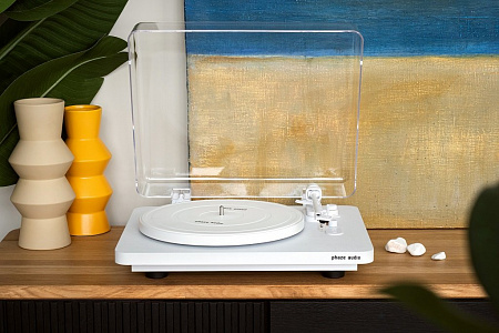 Комплект стереоусилитель PHAZE AUDIO VOLT black + проигрыватель винила DIANA siberian white