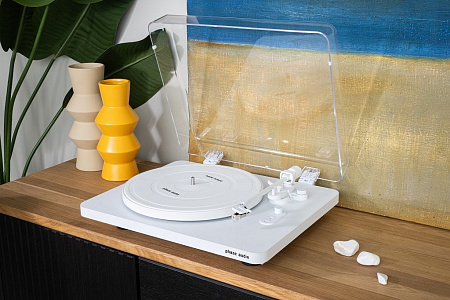 Комплект стереоусилитель PHAZE AUDIO VOLT black + проигрыватель винила DIANA siberian white