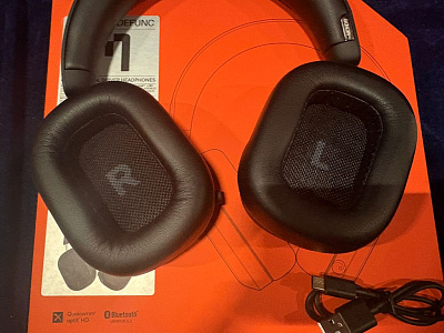 Полноразмерные Bluetooth наушники Mondo by Defunc, цвет - черный Полноразмерные Bluetooth наушники Mondo by Defunc, цвет - черный